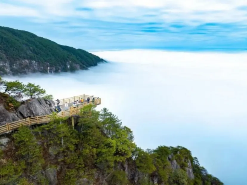 明月山