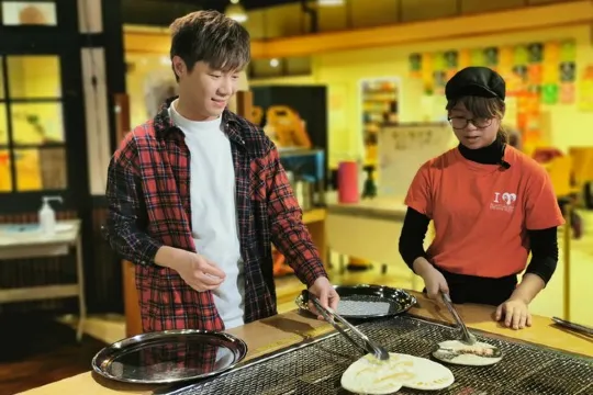 DIY巨型仙貝煎餅體驗