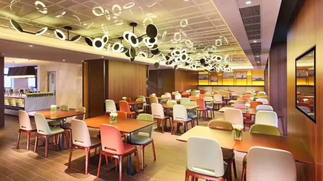 珠海誠豐廣場希爾頓歡朋酒店