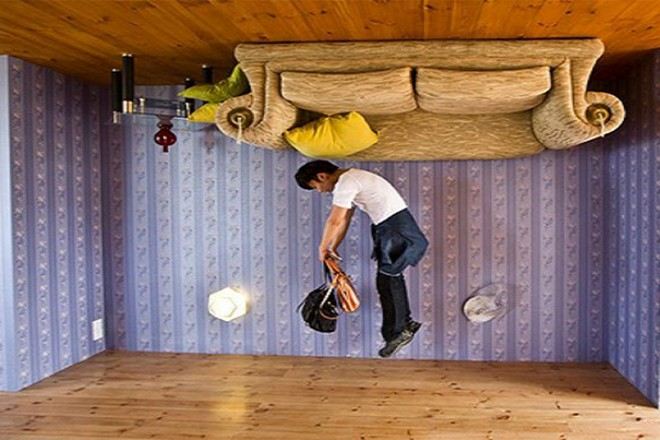 Upside Down House倒轉大屋