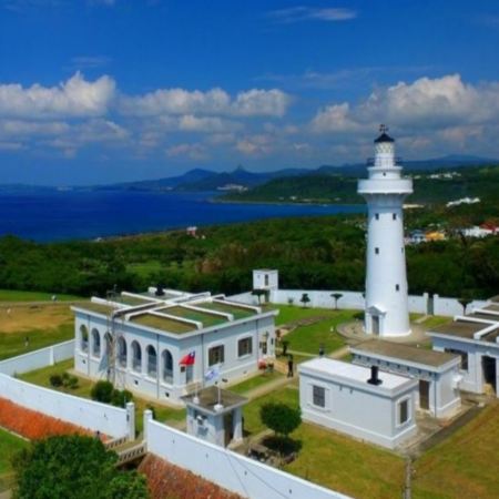 高雄+墾丁+台南 打卡體驗4天團 時空之城3D空中彩繪、駁二藝術特區、月世界地景公園、佛陀紀念館、鵝鑾鼻燈塔、墾丁大街、鹿境生態梅花鹿園   *再減$160 憑指定中銀咭推廣碼 《BOC160A2》