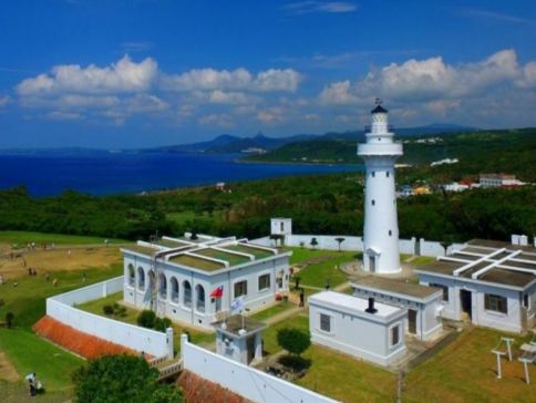 高雄+墾丁+台南 打卡體驗4天團 時空之城3D空中彩繪、駁二藝術特區、月世界地景公園、佛陀紀念館、鵝鑾鼻燈塔、墾丁大街、鹿境生態梅花鹿園 *勁減-$160憑中銀信用咭付款 推廣碼【BOC160A2】