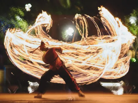 三亞海棠灣熹棠費爾蒙酒店-火舞秀