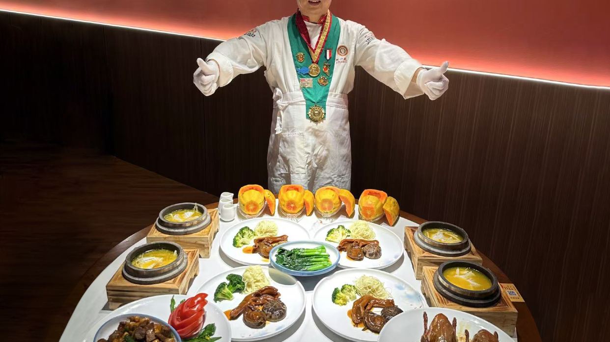 堂做金湯石鍋翅(位上)(足三両翅)+黃金鮑魚扣鵝掌(位上)+木瓜燉雪蛤(位上)