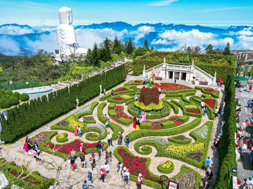 「法式童話山城」巴拿山旅遊度假區