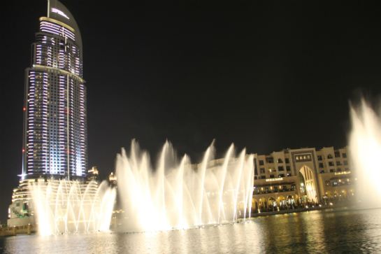 杜拜湖音樂噴泉