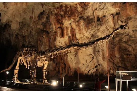 布斯當娜鐘乳洞