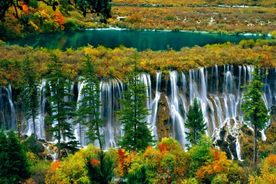 九寨溝諾日朗瀑布