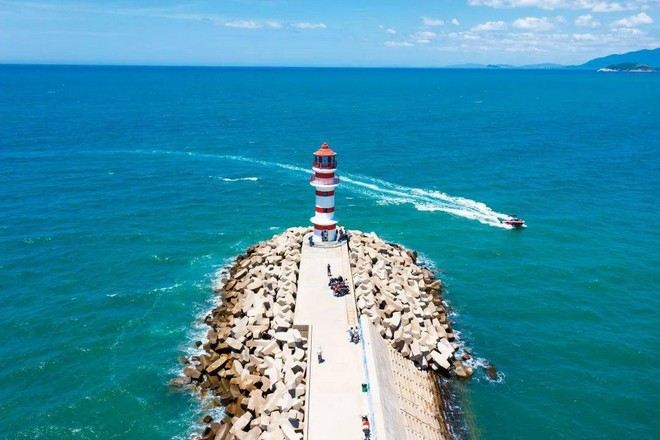 清水灣自由燈塔