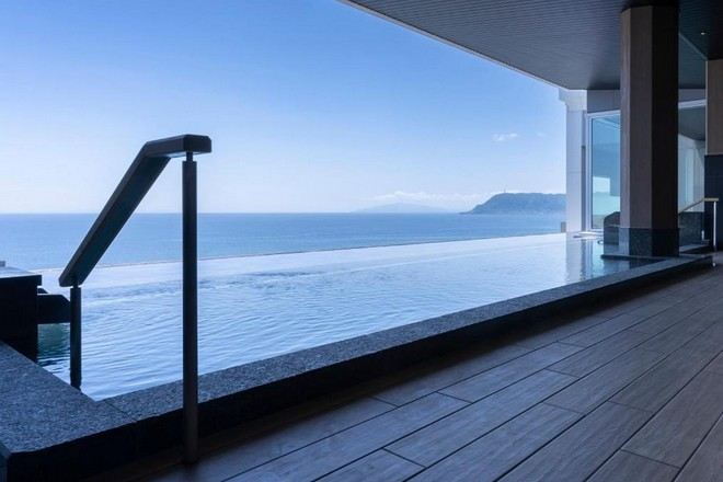 湯の川温泉 海と灯