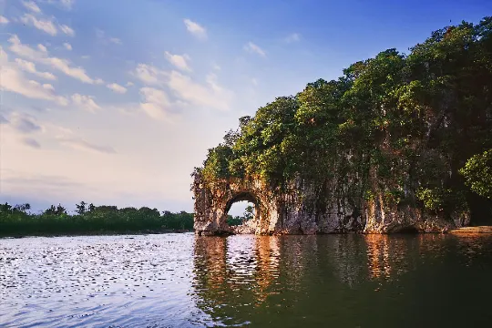 象鼻山