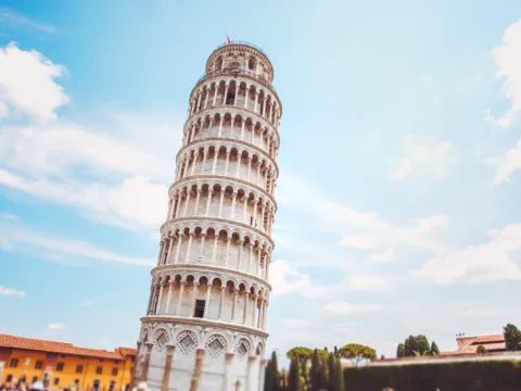 比薩斜塔