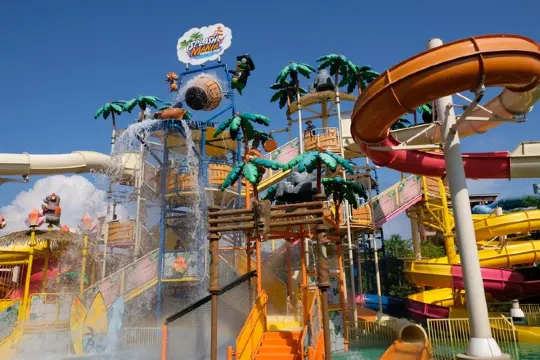 全新水上樂園 Gamuda Cove SplashMania