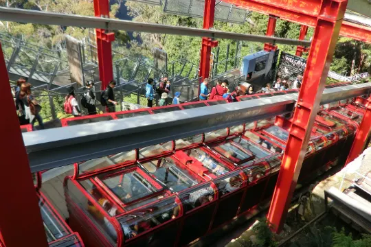 (52度)的觀光鐵路列車