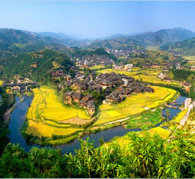 桂林、陽朔、三江 5天升級純玩高鐵團  布尼花海梯田加烏瀑布、如意峰、遇龍河竹筏漂流、仙人山布央茶園、程陽八寨景區、白面瑤寨、三江風雨橋、侗族風情大型表演《坐妹‧三江》、船遊一江四湖、象鼻山