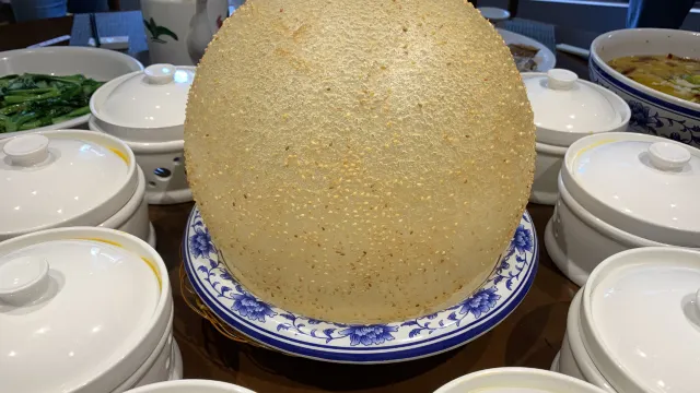 【老壇酸菜魚+手抓蔥香五花卷+金湯五穀燴花膠(位上)】