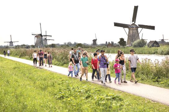 小孩堤防風車群