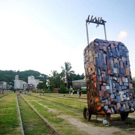 高雄 +台南+台中+台北 5天之旅 哈瑪星鐵道文化園區、月世界地景公園、安平古堡、三井LaLaport 、平溪放天燈、菁桐木造火車站 *再減$160 憑指定中銀咭推廣碼 《BOC160A2》