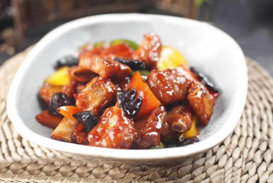 脆卜卜吊燒雞+惹味欖角焗排骨宴