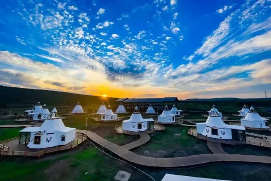 西烏乞亞鄂溫克撮羅子酒店