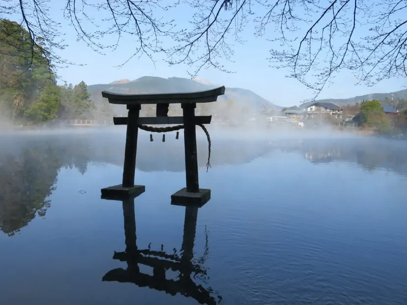 金鱗湖