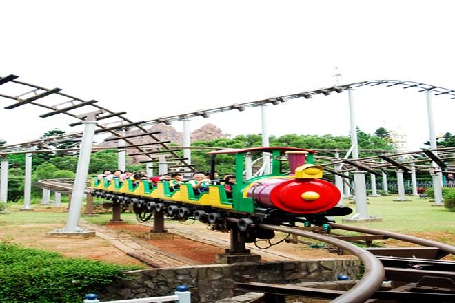 六福村主題遊樂園_瘋狂列車