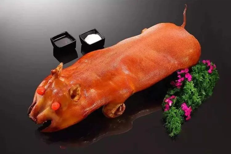 金牌沉香金豬全體