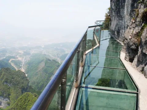 天門山玻璃棧道