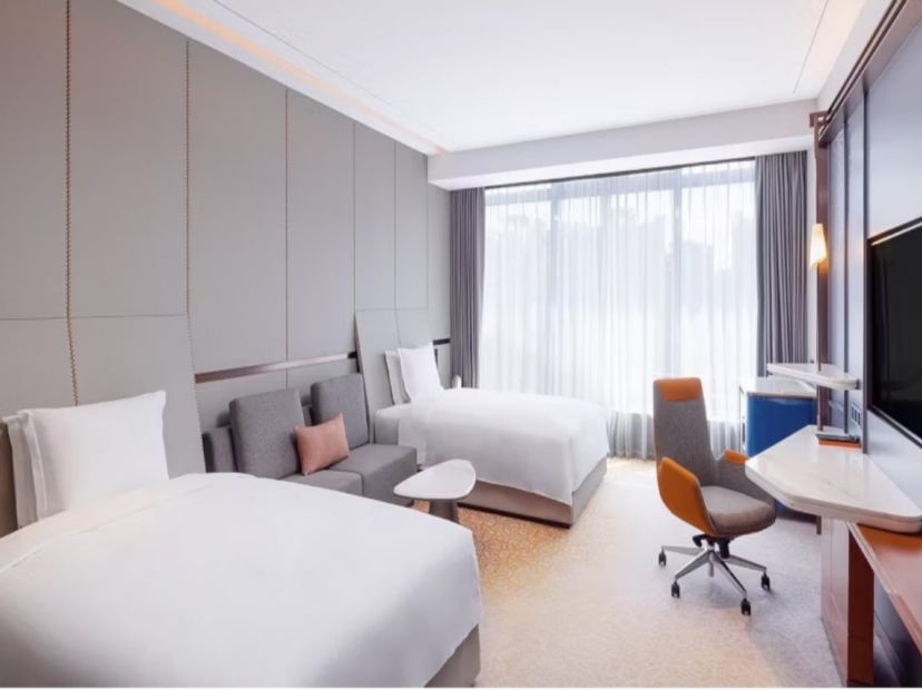 青島金水皇冠假日酒店