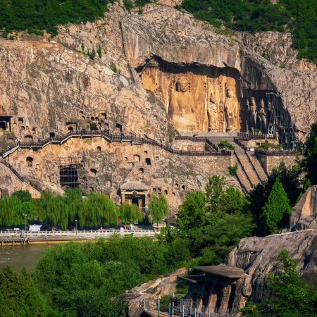 【4鑽】【西九高鐵直達鄭州】中原古都 (河南、西安) 6天高鐵團    登封(天下第一名剎~少林寺)、 洛陽(世界文化遺產~龍門石窟)、三門峽(中國神秘古村落~陝州地坑院)、西安(兵馬俑博物館)