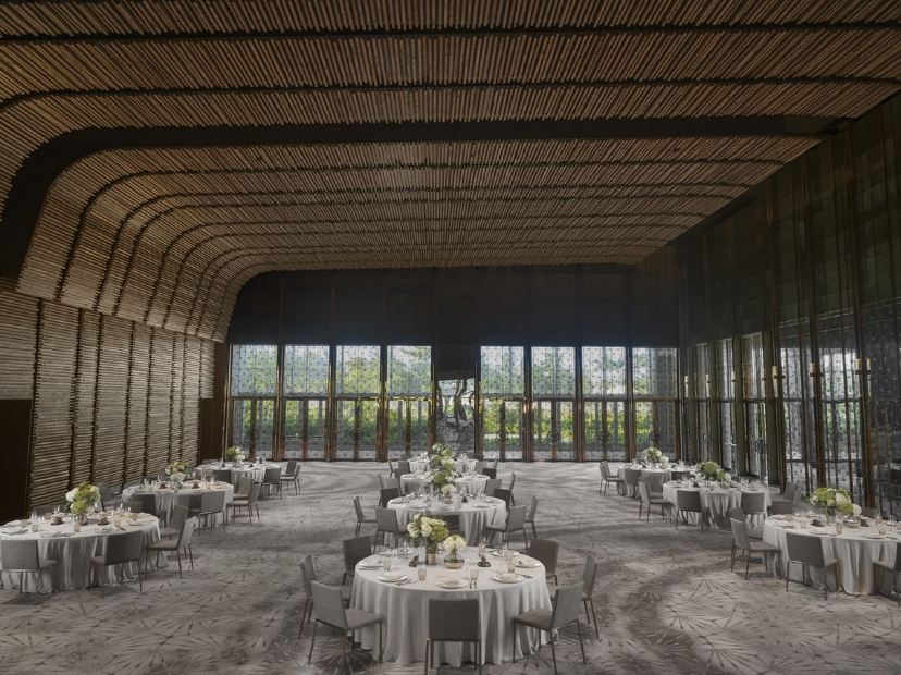 酒店宴會廳享用晚宴