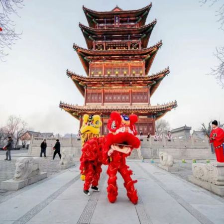 【5鑽】【春節限定】山東 青島、泰安、濟南、淄博5天升純團  楊家埠春節廟會、大明湖春節廟會、玉黛湖花燈藝術節、青島元宵糖球會、五嶽之首泰山祈福、顏神古鎮、黑虎泉、青島啤酒博物館、迎賓館、青島標誌棧橋