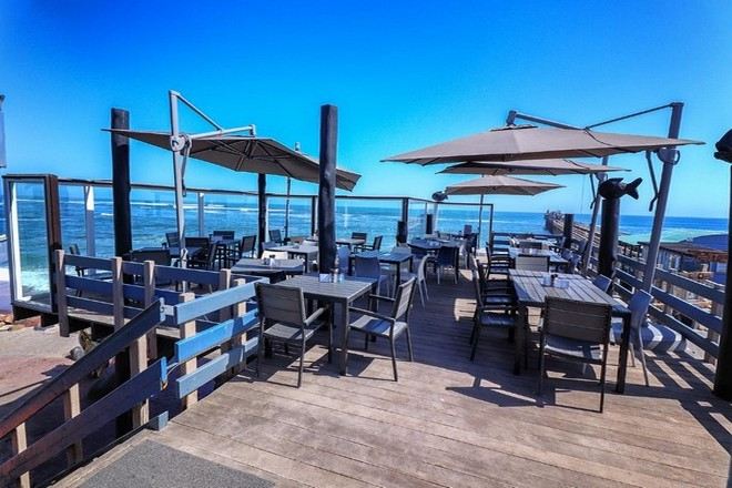 沿海餐廳THE TUG RESTAURANT