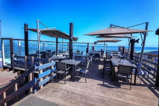 沿海餐廳THE TUG RESTAURANT