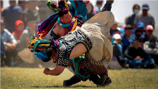 那慕達大會~摔跤表演