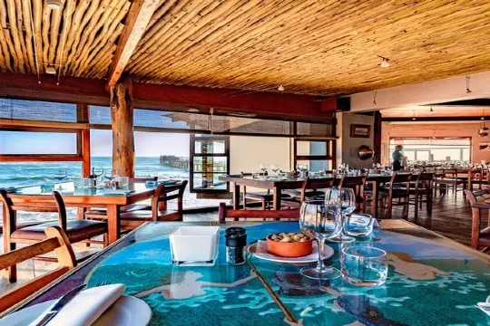 沿海餐廳THE TUG RESTAURANT