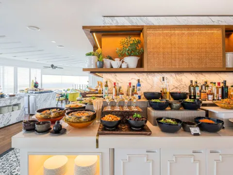 旋轉餐廳【Al Dawaar】自助餐