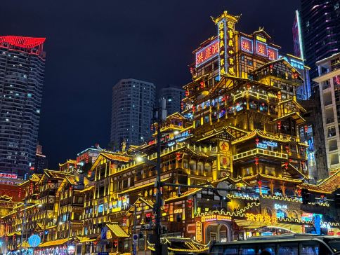 【5鑽】同行優惠~ 永安賞楓專船※世紀榮耀號《3樓江景露台房》遨遊長江三峽 【🍁獨家專船遨遊長江、親身體驗五級船閘、漫山紅葉畫卷🍁】三峽大壩、葛洲壩、神女溪、白帝城、楚王車馬陣、黃鶴樓 8天之旅