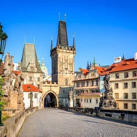 東歐奧地利+捷克迷人美景風光8天團  奧地利(維也納、薩爾斯堡、哈爾施塔特、美泉宮、米拉貝拉花園)、捷克(「世界文化遺產」古姆洛夫古城、布拉格、天文鐘、卡羅維域溫泉區)