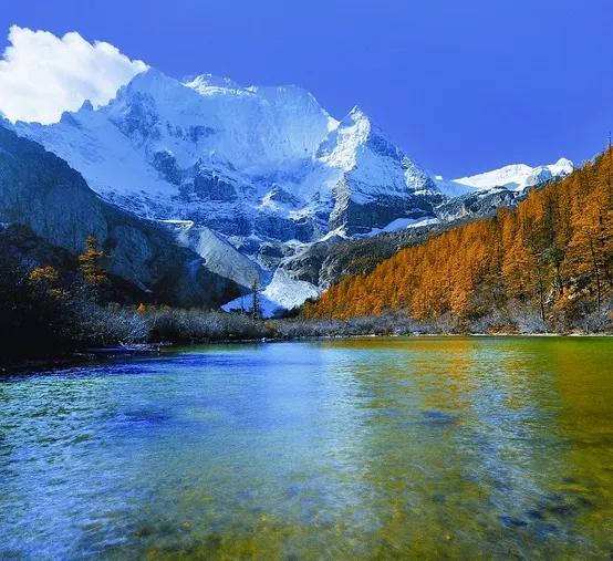 成都+康定+稻城亞丁8天團·四川深度美景‧稻城亞丁、成都8天攝影遊【中國香格里拉之魂+藍色星球上最後一片淨土~稻城亞丁】、康定情歌木格措風景區、長青春科爾寺、紅海子、塔公草原、稻城白塔(CJCQB08VT)