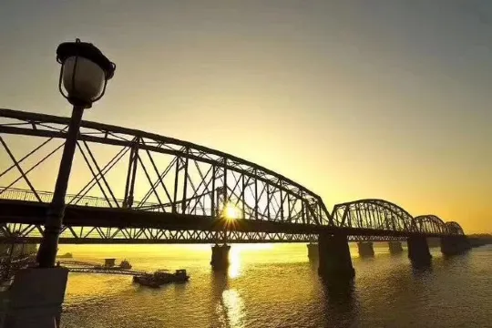 鴨綠江斷橋
