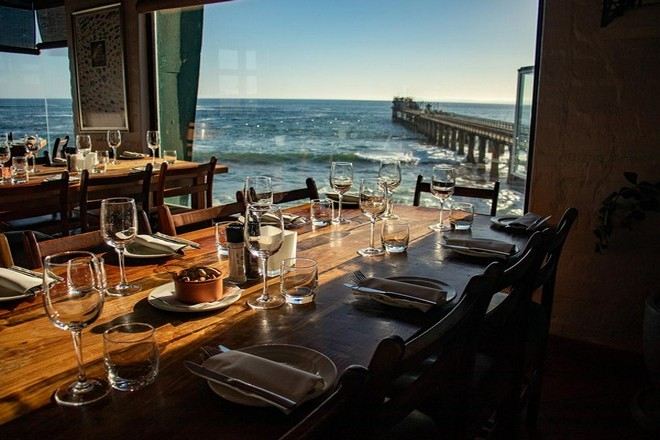 沿海餐廳THE TUG RESTAURANT