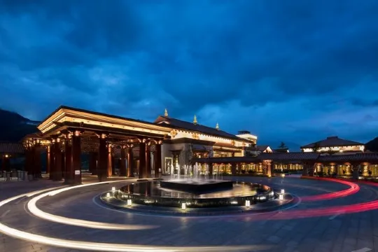 林芝工布莊園希爾頓酒店