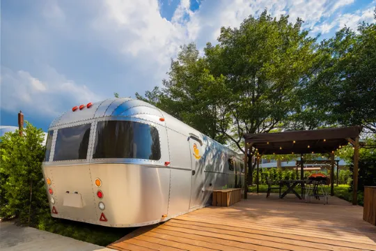 朋趣Bon Chill Glamping露營車園區露營車體驗