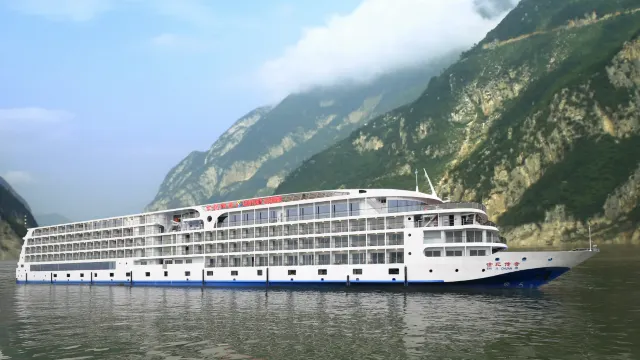 世紀傳奇號外觀