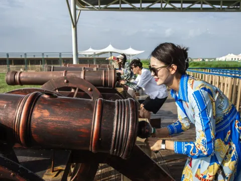 鄂爾多斯草原-蒙古火炮