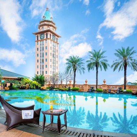 《地中海城堡~廣州星河灣酒店》每天首團首10位成人報名，提升入住豪華江景客房【酒店海鮮自助晚餐】【一帆風順千層無骨魚+秘製滋味啫啫雞宴】【荔枝柴燒鵝+茶葉焗蝦宴】 廣州美食純玩2天團