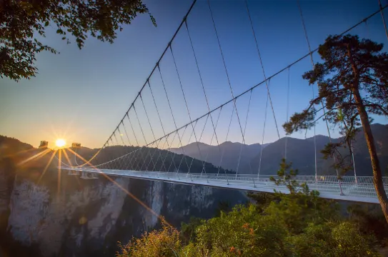 張家界大峽谷玻璃橋〜雲天渡