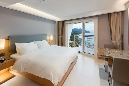 Sun Cruise Hotel & Condo