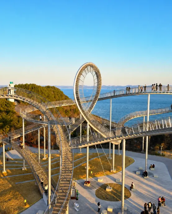 浦項+釜山6天周遊之旅  環湖公園Space Walk、「虎尾岬」迎日廣場、Blueline Park海岸列車、樂天世界Magic Forest、斜坡滑車Skyline Luge 、甘川洞文化村